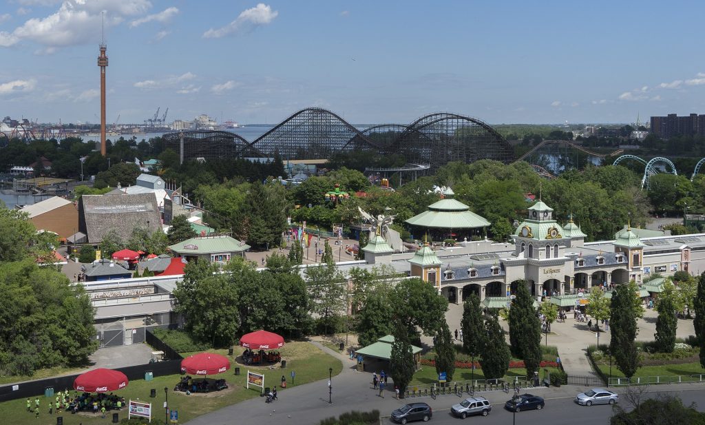 La Ronde's entrance with several rides in view.