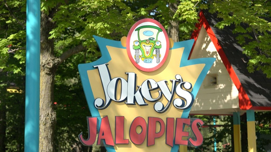 The sign for Jokey's Jalopies.
