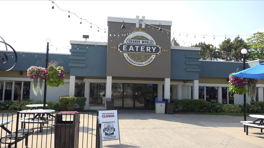 Grande World Eatery with a closed sign out front.