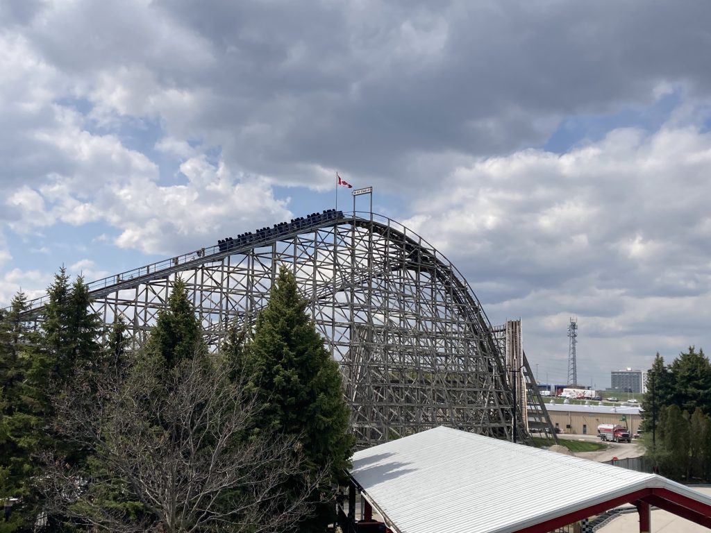 Wilde Beast at the top of its lift hill.