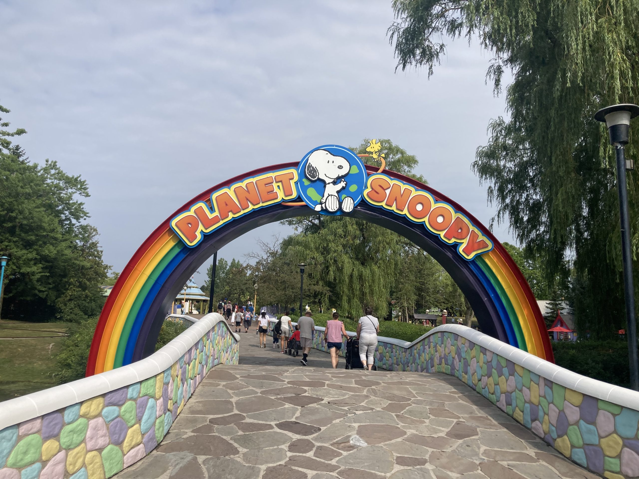 Planet Snoopy entrance.