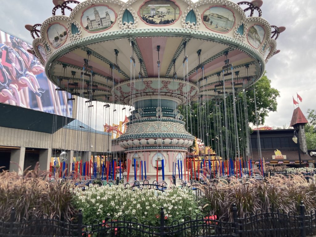 The Wave Swinger at La Ronde.