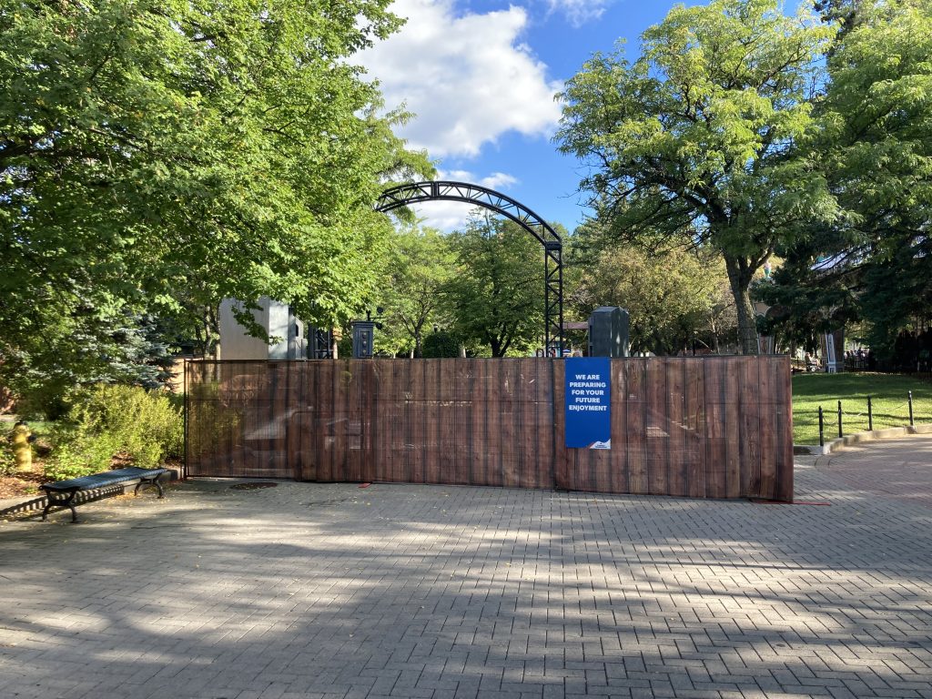 Fencing around Necropolis