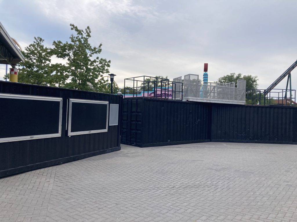 Head Bangers stage being installed.